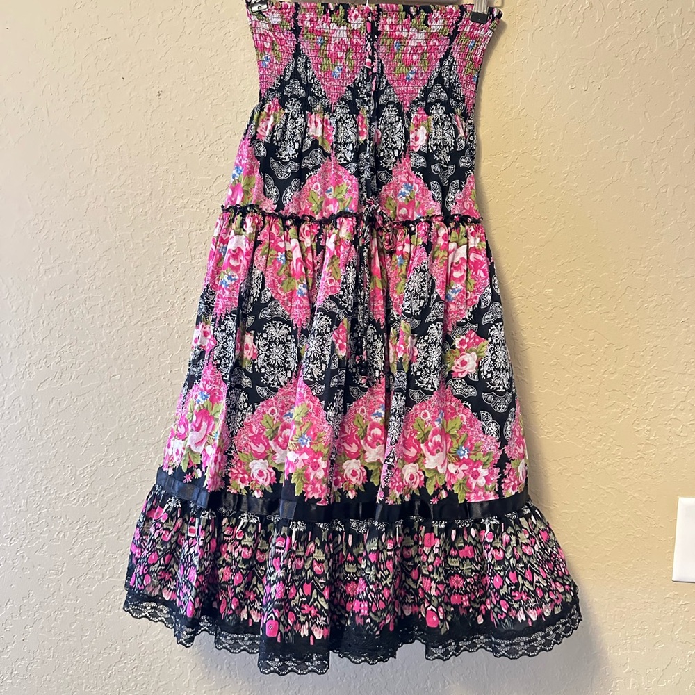 Lapis Anthropologie Dress Tube Strapless
Boho Pink & Black Floral with Laces - Picture 3 of 10